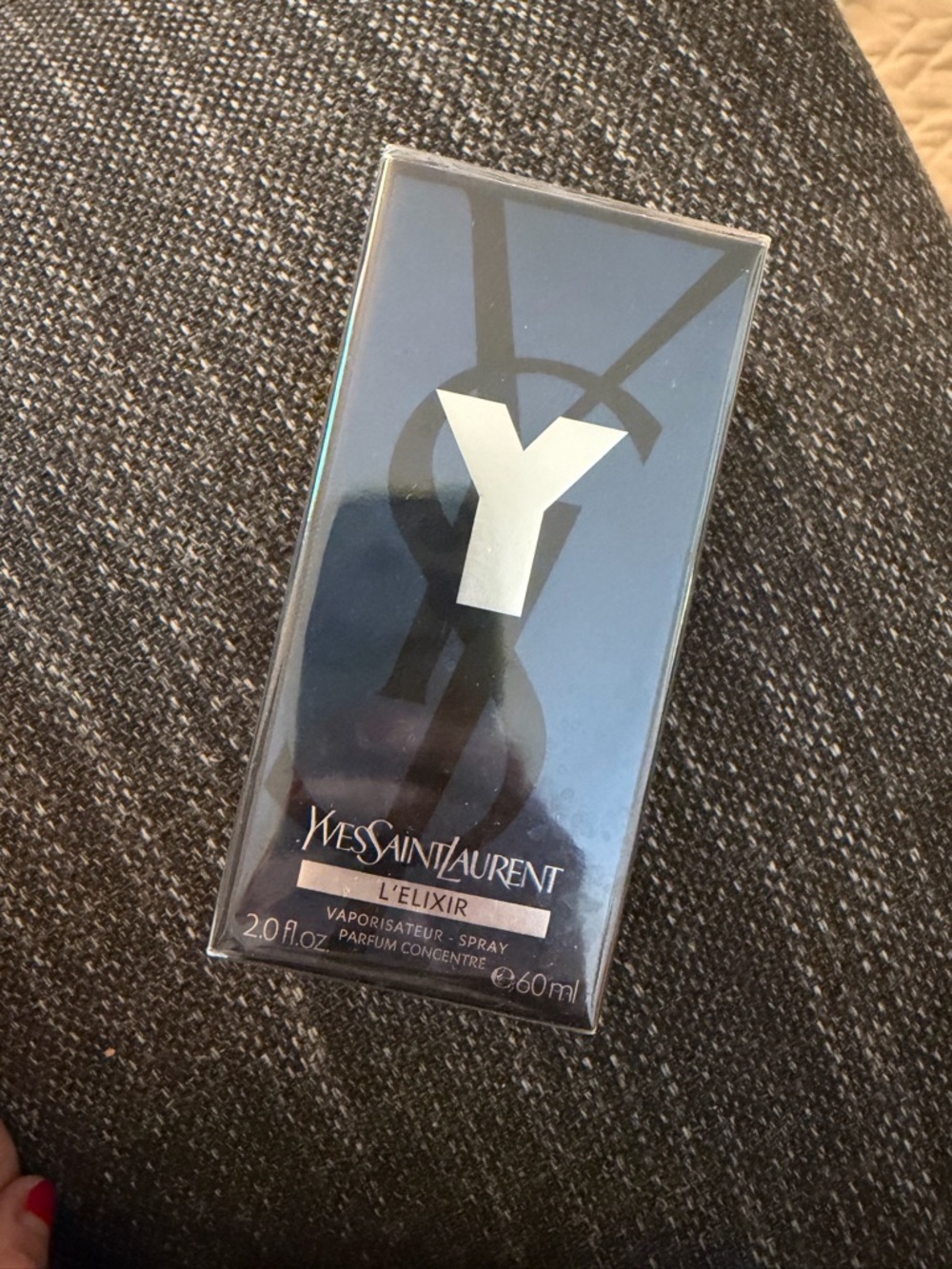 Yves Saint Laurent L'Elixir Men's Fragrance in Navy and Gold Box - Picture 3 of 5